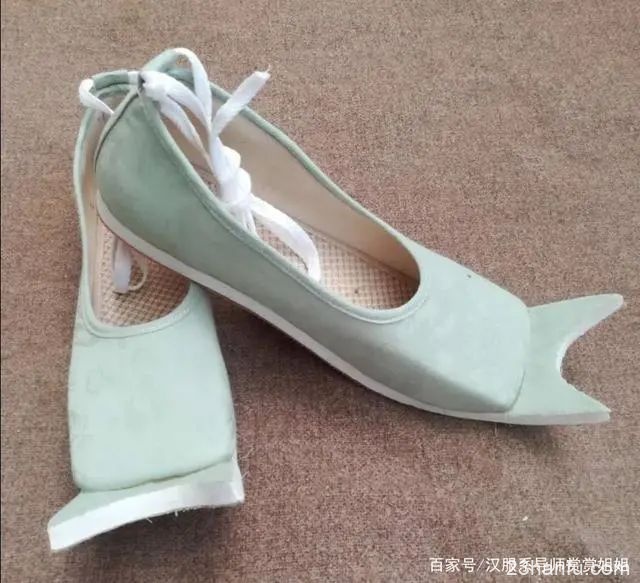 汉服只能搭老北京布鞋吗？这些来自历史的鞋子，穿上即可惊艳时光