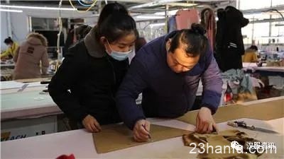 “裁缝夫妇”返乡创业做汉服 让年轻人爱上传统文化